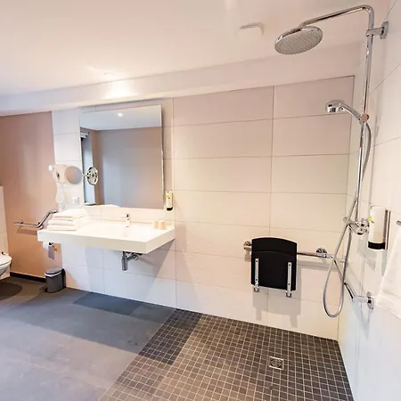 Otel L'ao & Restaurant L'aigle D'or 3*