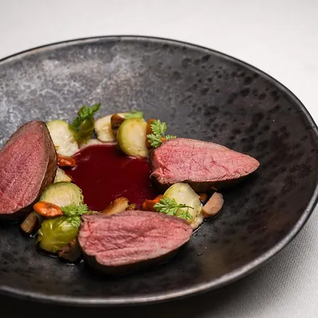 L'ao & Restaurant L'aigle D'or Otel 3*