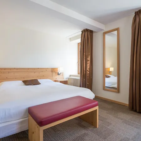 Otel L'ao & Restaurant L'aigle D'or 3*