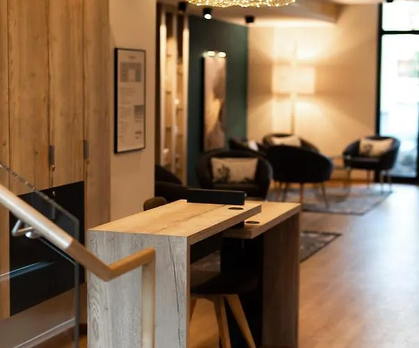 L'ao & Restaurant L'aigle D'or Hotel 3*