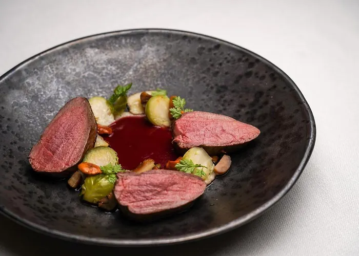 L'ao & Restaurant L'aigle D'or Hotel 3*